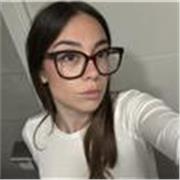 Profesora titulada en Lengua y literatura Castellana y Máster universitario. 