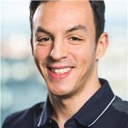 Ingeniero informático ofrece clases de programación y formación técnica