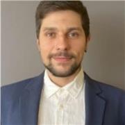 Profesor titulado en matemáticas y con el master de educación. Más de 8 años de experiencia.