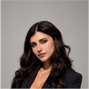 Docente di Sostegno con Presenza Empatica e Comunicazione Chiara
Perfetto se vuoi trasmettere professionalità e un modo di porti r