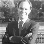 Abogado Pontificia Universidad Católica de Chile, discípulo del afamado profesor de Derecho Civil don Víctor Vial del R.(considerado el paradigma del Acto Jurídico), graduado con distinción (2007)