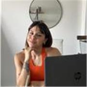 Profesora de inglés con 10 años de experiencia enseñando de manera virtual y presencial. Inglés escolar e inglés para negocios 