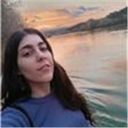 Professora de llengua i literatura valenciana, també puc donar classes d'espanyol per a tots els nivells. 
Tinc el B2 d'italià.