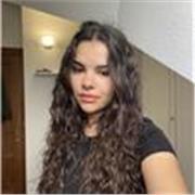 Soy una chica muy extrovertida, con mucha paciencia y con buen manejo en cuidado de niños. 