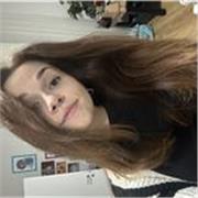 Ragazza universitaria, diplomata in inglese con C1 Cambridge