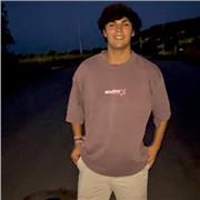 Estudiante de grado universitario, con experiencia en clases particulares para educación secundaria