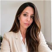 Soy italiana nativa y hablo español e inglés a nivel muy avanzado, tras haber estado viviendo en ambos países.  