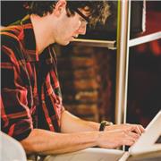 Lezioni di piano, organo, tastiere e synth a livelli esordienti e intermedi