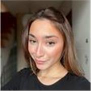 Profesora nativa de español imparte clases de lengua castellana y literatura