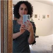 Laureata e specializzata in storia dell'arte impartisce lezioni per bambini e ragazzi delle medie e superiori da remoto