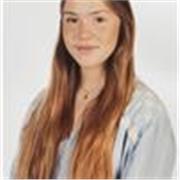 Estudiante de Derecho y Relaciones Internacionales en la Universidad de Deusto.Refuerzo tanto de ESO como Bachiller de humanidades