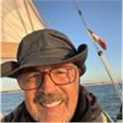 Ancien militaire, informaticien, entrepreneur, passionné de pédagogie, je transmets le français avec rigueur et enthousiasme.