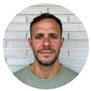 Profesor titulado en turismo internacional, mas de 10 años de experiencia en creacíon de viajes a medidas.