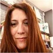 Laureata in Lettere classiche oggi mi occupo di libri, di letteratura e di formazione