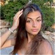 Soy una chica de 18 años que está buscando trabajo como maestra particular