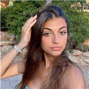 Soy una chica de 18 años que está buscando trabajo como maestra particular