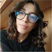 Studentessa di ingegneria biomedica con diploma liceo scientifico