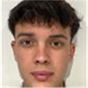 Me identifico como una persona con enorme paciencia. Con amor a la enseñanza a niños de primaria y eso. 