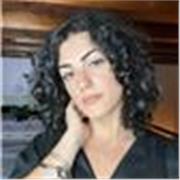Diplomata al liceo linguistico , in possesso del B2 certificazione Delf di francese, B2 di inglese e spagnolo, impartisco lezioni 
