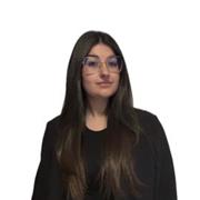 Estudiante de último curso de Marketing e Investigación de Mercados, imparto clases de Matemáticas, Contabilidad entre otras