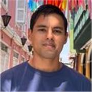 Hola mi nombre es Ariosto y soy de Lima pero creci en USA