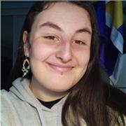 no tengo la carrera de primaria, pero me considero una persona que puede ayudar en cualquier materia de la etapa de primaria