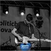 Laureando in Chitarra Pop offre lezioni di Chitarra moderna ( acustica e elettrica) , di solfeggio e teoria musicale. Preparazione per esame di ammissione in Conservatorio, Liceo musicale e medie a indirizzo musicale