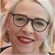 Deutsch-Muttersprachler bietet individuellen Online-Unterricht für Lernende weltweit mit praxisnahen Übungen.

