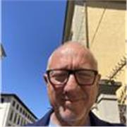 Dottore Magistrale in Management, Economia e gestione d’impresa , impartisce lezioni a studenti delle s superiori ed universitari.