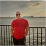 I am a born learner. Every day you learn something, no matter how small, in your relationships, in any of your environments. The classes are aimed at anyone who wants learn something of life.