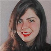 Profesora de Diseño de Moda apta para todos los niveles y edades. Me enfocó en la parte de dibujo y creatividad.