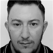Developpeur en informatique. Langage front end et back end. Je peux vous aider à progresser.