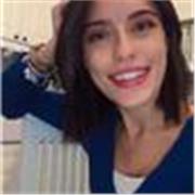 Sono una ragazza neodiplomata che frequenta l’università. Amo le lingue e sono stata per due anni in Spagna, ho studiato in un college americano e frequentato dei corsi durante le vacanze in Inghilterra. Studio servizio sociale, e materie tra cui pedagogi