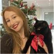 I’m a patient and encouraging tutor who creates a relaxed space to learn. My lessons are mainly for students (10–15) or beginners 