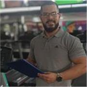 Entrenador personal certificado por FEDA en procesos de hipertrofia, resistencia muscular y control de peso graso