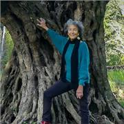 Autrice de romans et nouvelles pour la jeunesse, scénariste, formatrice. la langue comme un vecteur d'épanouissement.