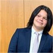 Me defino como una persona apasionada por la enseñanza, cercana y responsable. Disfruto explicando de forma clara y visual