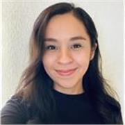 Profesora de comunicación imparte clases de comunicación para todas las edades y también ayuda a niños con su ortografía