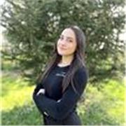 Diplomata in liceo linguistico con certificazione C1 inglese, offre lezioni di inglese e in preparazione esami B2 e C1