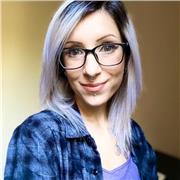 Insegnante certificata Cambridge con 13 anni di esperienza vissuta nel Regno Unito.