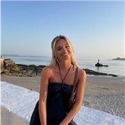 Soy Bea y soy maestra de Educación Primaria. Tengo 4 años de experiencia dando clases a niños/as desde los 6 hasta los 12 años.