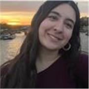 Estudiante universitaria preparada para dar clases de repaso generales tanto clases centradas en ciertas asignaturas