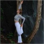	Zertifizierte Yogalehrerin | Somatisches und Hatha Yoga · Yoga Nidra · Pranayama · Meditation