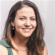 Pedagoga especializada en TDAH y Autismo. Si necesitas refuerzo académico con un toque de paciencia y ganas, soy tu persona.