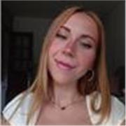 Profesora titulada en Lengua Castellana y Literatura con más de 5 años de experiencia presencial y online, buscando online.