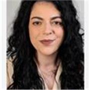 Ingengera impartisce lezioni di matematica a studenti delle medie e/o superiori