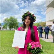 Studentessa laureata in lettere moderne impartisce ripetizioni private in italiano, storia, geografia e latino