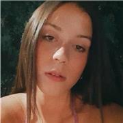 Profesora particular imparte clases a niños de Primaria