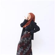 Creative, supportive, responsible, fun, communicative, adaptable, detail-oriented, open-minded.