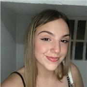 Me llamo Nerea Rodríguez , tengo 17 años y soy graduada en educacion obligatoria y en bachillerato de ciencias sociales . Podria dar clases a niños desde preescolar hasta la ESO